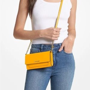 BRAND NEW Jet Set Medium Saffiano Leather 2-in-1 Convertible Crossbody Bag